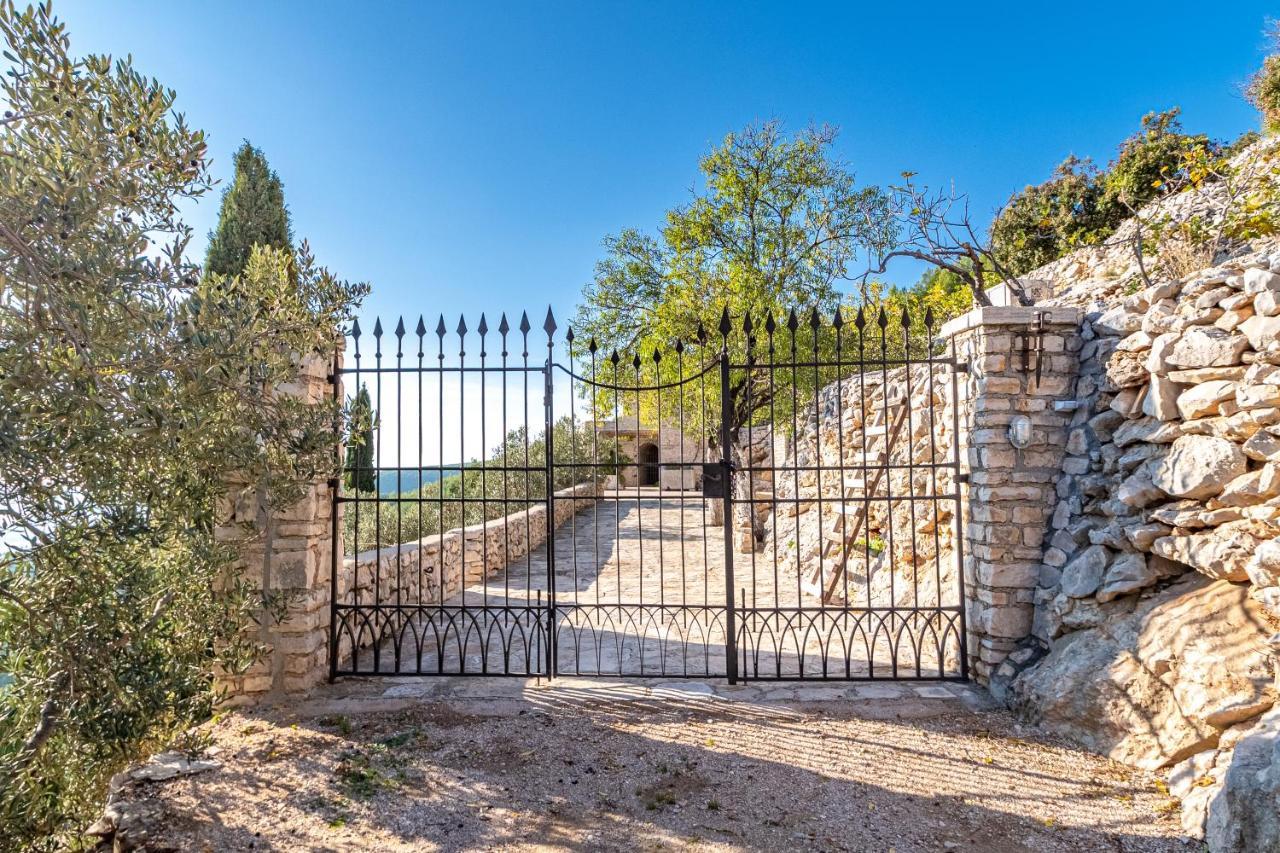 Villa Defora Zrnovo ภายนอก รูปภาพ